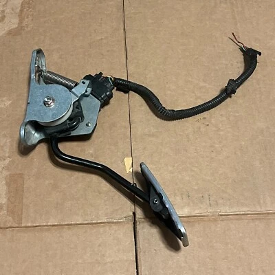 Conjunto de pedal de acelerador Subaru WRX STI 2004-2006 OEM 36010FE020 Foto 1 de 4