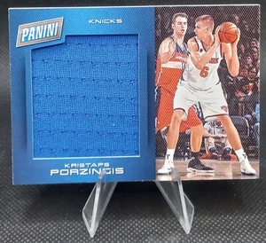 2016-17 Panini Day - Jumbo Material #2 - Kristaps Porzingis Worn Patch - Imagen 1 de 2