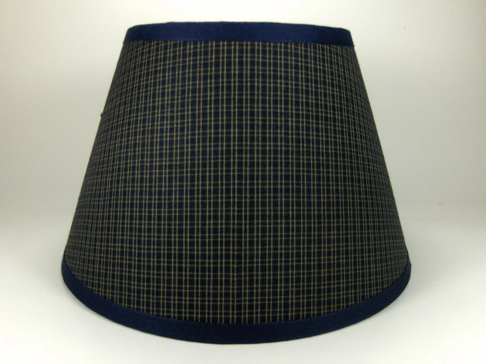 Pantalla de lámpara de tela casera a cuadros azul marino Country Primitive Foto 1 de 1