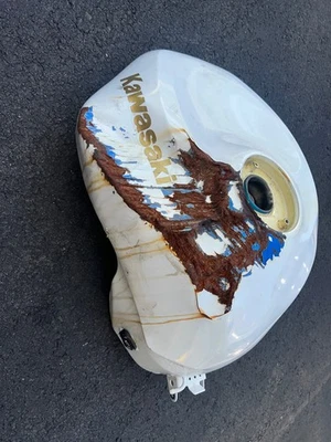 2008-2010 Kawasaki Ninja ZX10 ZX10R zx 10 R Gas Fuel Tank Petrol cell Damaged - Image 1 of 4