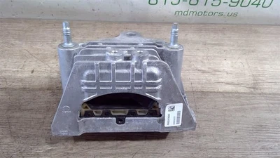 2020 - 2025 CHRYSLER VOYAGER TRANSMISSION MOUNT SUPPORT BRACKET OEM 68224742AD - Image 1 of 4