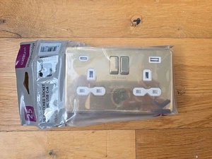 Knightsbridge 13A 230V 50hz 2 Gang Dual USB C + A Socket Polished Brass  - Picture 1 of 7