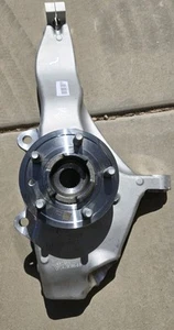 NEW, OEM Land Rover Range Rover Right Steering Knuckle & Wheel Hub Bearing Assy - Bild 1 von 9