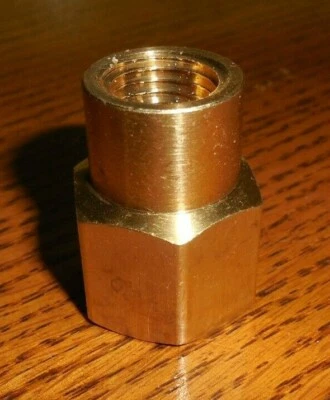 NEW BRASS  AIR, GAS  REDUCER COUPLER, 3/8"F X 1/4"F       LOT OF 10 - Image 1 of 4