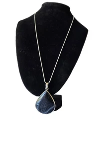 Black Banded Agate Teardrop Pendant 925 with 18" 925chain stamped. 26gr - Picture 1 of 8