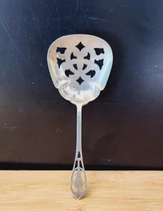 Vintage Baker-Manchester Pierced Nut Spoon A605 925 Sterling Silver No Monogram - Bild 1 von 3