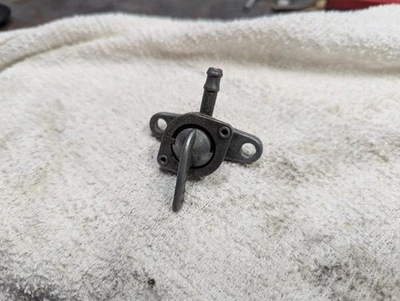 Honda Petcock 16950-371-015 1979 Goldwing 1000 Foto 1 de 2