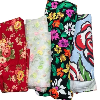 Vintage floral fabric bundle set of 4 - Image 1 of 4
