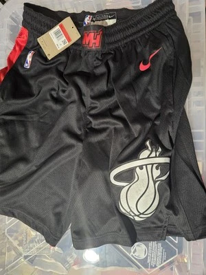 Pantalones Cortos Miami Heat City Edition Negros Talla 38 Grandes  Foto 1 de 2