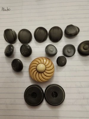 Lot Of Vintage Bakelite Buttons - Image 1 of 4