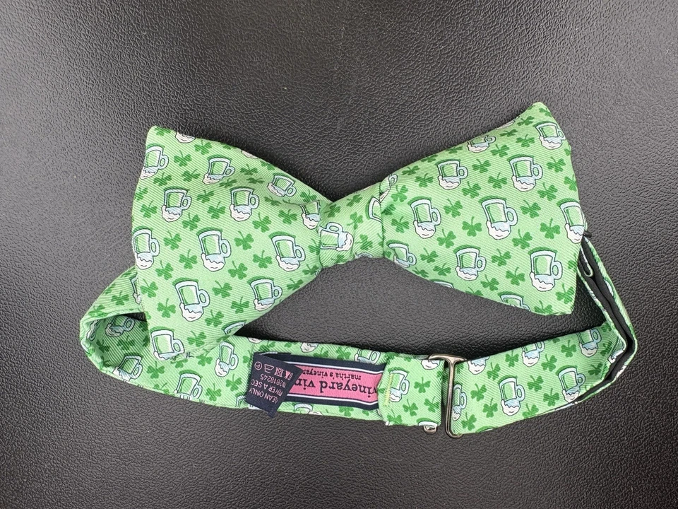 Vinyard Vines Lucky 🍀 Pajarita ajustable verde St. Patrick’s Foto 1 de 4