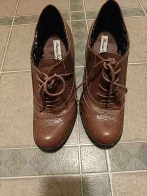 American Eagle Women Oxford Wing Tip Lace Up Pumps Sz 9.5 Brown High Heel Shoes - Image 1 of 4