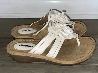Cobbie Cuddlers Women's Size 8.5 Wide Flip Flop Sandals White Floral - Image 1 of 4