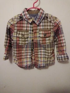 Camisa abotonada genuina para niños oshkosh 18 meses verde multicolor - Imagen 1 de 2
