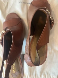 Coach Sherry Women’s leather block heel buckle sandals SZ 8 (Saddle) Brown Worn - Picture 1 of 7