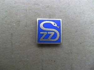 Old  Pharmacy pin badge ( ZNAK PRAHA ) - Picture 1 of 7