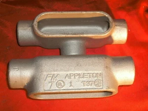 APPLETON T37 1" RIGID CONDUIT TEE FITTING/UNILET FORM 7 T37 - LOT OF 2 - Picture 1 of 2