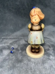 TWO HANDS ONE TREATGOEBEL GERMANY FIGURINE BY HUMMEL 3.5 INCHES BROKEN BOW 1988 - Picture 1 of 7