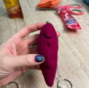 Handmade Felt Sweet Potato Keychain Cute Wool Plush Root Gift Bag Charm - Picture 1 of 2