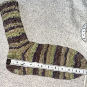 Handgestrickte Socken - Bild 1 von 3