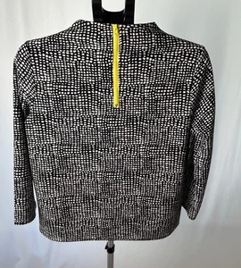 Melloday Black White Geometric Print Top Yellow Zipper Back Size Medium - Picture 1 of 7