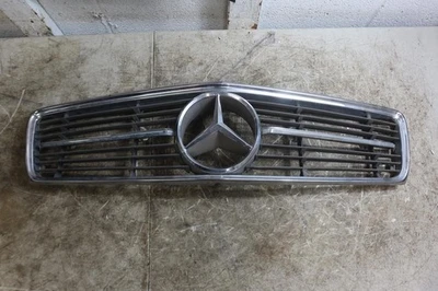 Conjunto de parrilla delantera OEM MERCEDES-BENZ 560SL 1078880215 / 1078800386 Foto 1 de 4