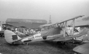 35MM ORIGINAL AIRCRAFT NEGATIVE TIGER MOTH RAF ROLLASON CROYDON 1954 #7461 - Picture 1 of 1