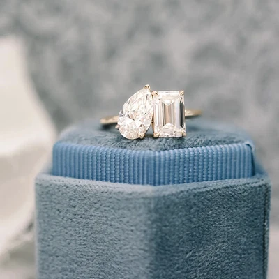 2.00 Ct Pear Cut Diamond TOI ET MOI 14k Yellow Gold IGI Lab Created Ring - Image 1 of 4