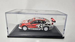 CLASSIC CARLECTABLES 2009 Holden VE Commodore #2 G. Tander Bathurst Winner 1:64 - Picture 1 of 10