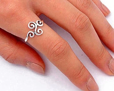 Anillo remolinos vendedor de EE. UU. plata esterlina 925 mejor oferta joyería lisa talla 10 Foto 1 de 2