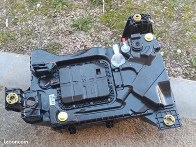 Réservoir AdBlue pour Injection d'urée Référence 9826092180 - Photo 1/3