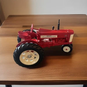 Vintage 1985 Ertl 1:16 Farmall 350 Special Edition Tractor w/ Box, #418-10UA New - Picture 1 of 9