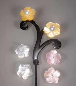 Blumen-Ohrringe austauschbare Blütenblätter und eine Kunstperlen-Mittelpfosten - Bild 1 von 6