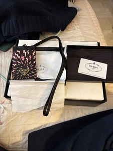 Cordón de perno aclarador unisex Prada nuevo con caja - Imagen 1 de 6