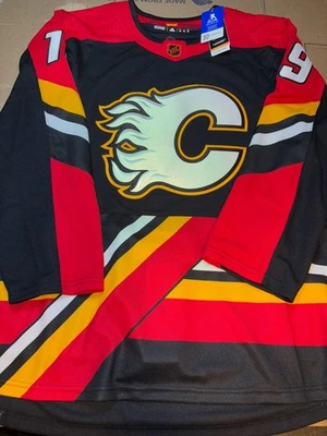 NUEVO CON ETIQUETAS #19 Matthew Tkachuk Calgary Flames Jersey Negro NUEVO 52 Cosido Foto 1 de 4