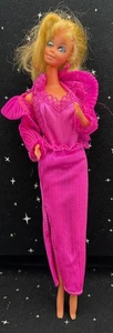 Vintage Mattel Barbie Beauty Secrets Teile nur Druckknopf hinten bewegt Kopf 11 Zoll - Bild 1 von 7