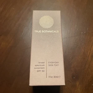 Tinte de piel True Botanicals Everyday FPS 30 #07 dorado medio 1 fl oz EXPT 08/24 - Imagen 1 de 5