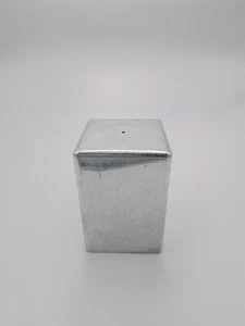 Metal Seamless Candle Mould Square Pillar 7.5 cm and 11.0 cm high - Picture 1 of 3