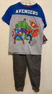 Avengers Boy 2-Piece Graphic Short Sleeve Top and Pants Jogger Set Size 5/6 A4 - Picture 1 of 9