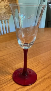 Set of 4 Floral Etched Ruby Red Stem Champagne Cocktail Glasses/Flutes - Picture 1 of 5