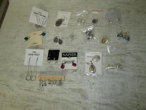 Lot of 22 Pairs Of Earrings, Assorted Brands & Sizes, See Details - Picture 1 of 9