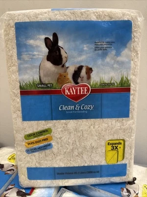 Kaytee Clean and Cozy Super Absorbent Paper Bedding for Cages 49.2 Litre, White