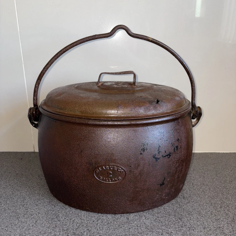 Clark & Co. Antique Cast Iron Cooking Stove Pot & Lid 2 Gallons Rustic - Image 1 of 4