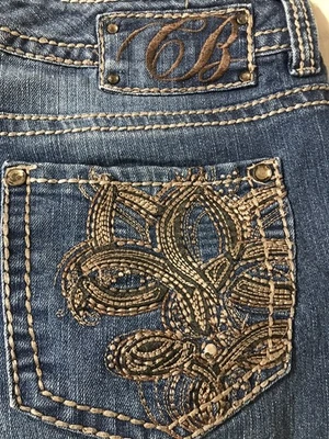 CODE BLEU WOMENS CAPRI BLUE JEANS SIZE 10 CUFFED BACK POCKET DESIGN - Image 1 of 4