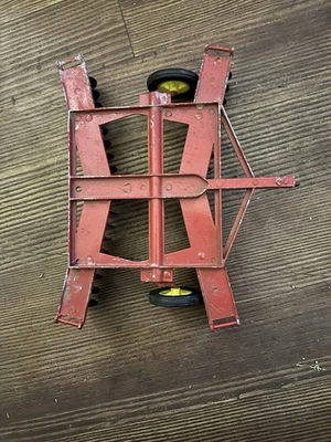 Tractor de juguete Massey Ferguson 1100 1/16 Foto 1 de 3