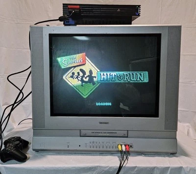 Toshiba 20" Flat Screen TV/VCR CRT TV Retro Gaming! Works Great! *no Remote* - Image 1 of 4
