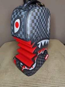 🦈Sprayground Backpack Limited Edition Shark Bite🦈 - Picture 1 of 4