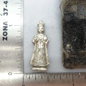 Vintage Infant of Prague Religious Pocket Shrine Christian Figure Original Pouch - Picture 1 of 6