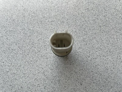 2006-2010 BMW X3 3.0Si E83LCI ~ 1 soquete de seta para-lama ~ 63138382104 ~ OEM - Imagem 1 de 4