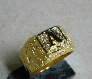 Herren Ring Quadrat Nugget Gelbgold Vergoldet Größe 11,5 Anfangsbuchstabe A Neu - Bild 1 von 3